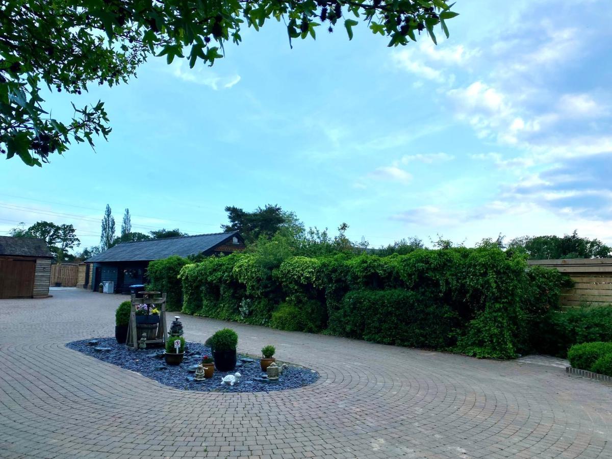 Amber Lodge Hickstead-C Хейуърдс Хийт Екстериор снимка